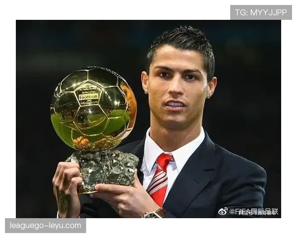 C罗荣膺英超最佳球员，状态回暖续写传奇篇章