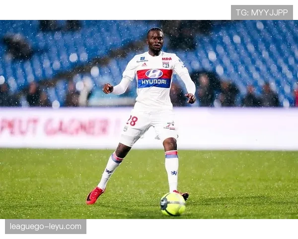 恩东贝莱防守端持续发力,展现卓越实力与战术价值 恩东贝莱防守端持续发力,展现卓越实力与战术价值