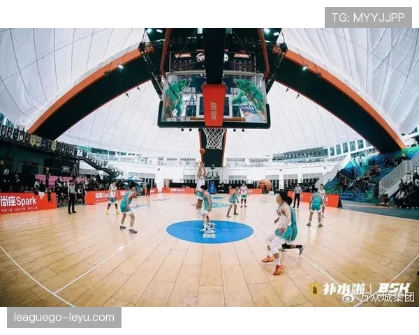 中国足球决赛之夜：激情对决铸就荣耀时刻