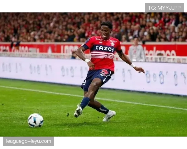 乔纳森·戴维对阵法甲豪门关键战表现解析 乔纳森·戴维对阵法甲豪门关键战表现解析