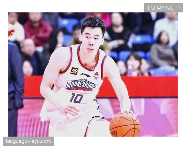 郭昊文训练完直接去夜店蹦到凌晨？这自律性真绷不住了